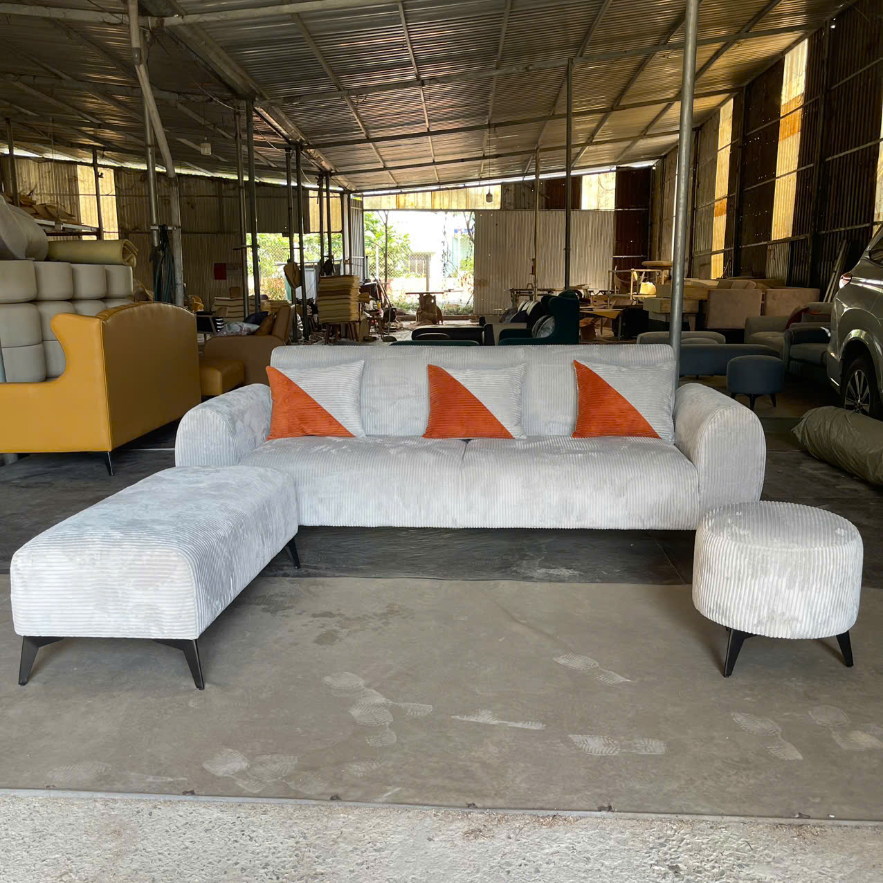 bo-sofa-hien-dai-banh-u
